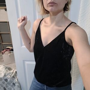 Veronic M velvet tank